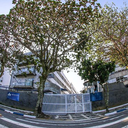 Pe Na Areia: Beachfront Guarujá Apartment with AC and Ocean Views Exterior photo
