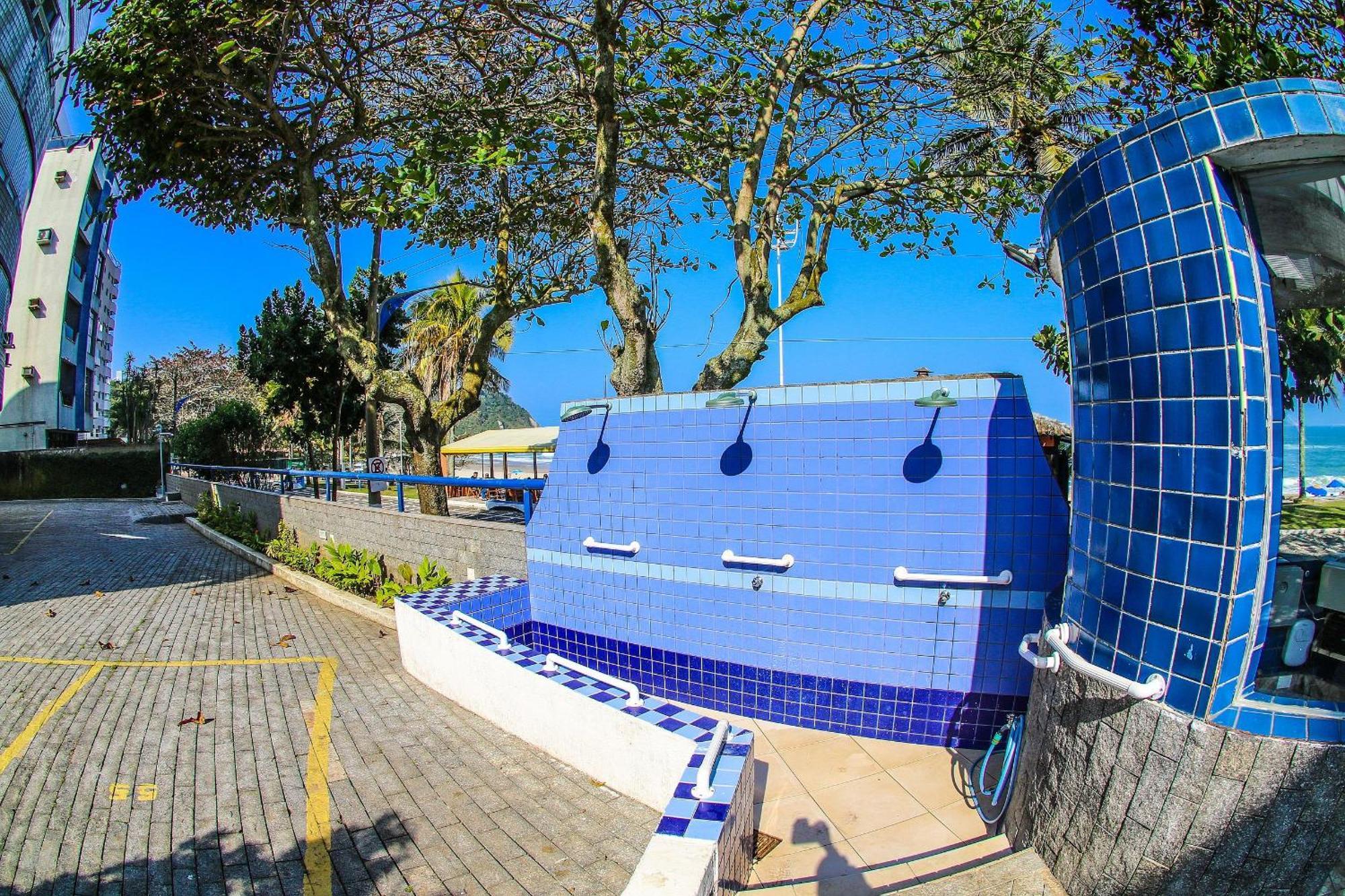 Pe Na Areia: Beachfront Guarujá Apartment with AC and Ocean Views Exterior photo