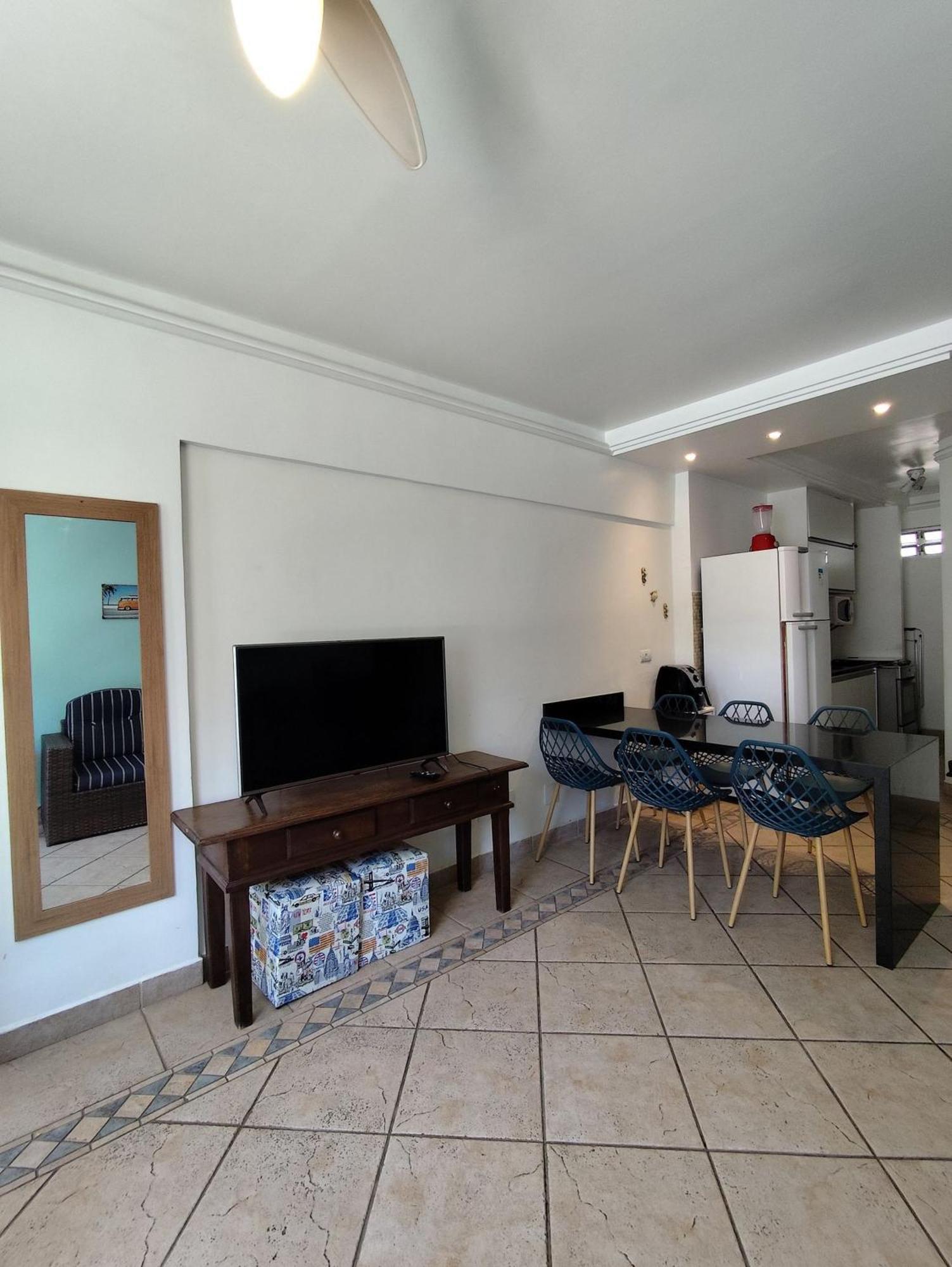 Pe Na Areia: Beachfront Guarujá Apartment with AC and Ocean Views Exterior photo